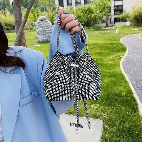 2022 chain Shoulder Bags Drawstring Evening Handbags Diamond rhinestone Drawstring Bucket Crossbody Bag and Purse for Women - Image 2