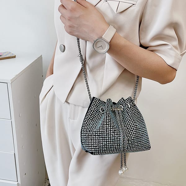 2022 chain Shoulder Bags Drawstring Evening Handbags Diamond rhinestone Drawstring Bucket Crossbody Bag and Purse for Women